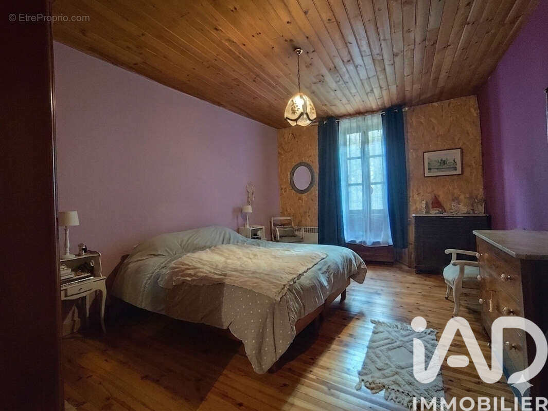 Maison 143 m² à Ardes  - photo 8
