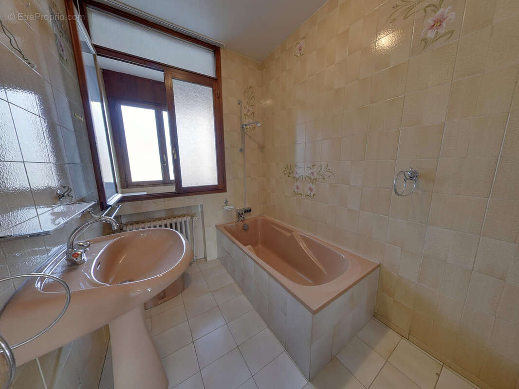 Beau 5 pieces + cuisine de 110m2 avec 3 chambres et sejour double echirolles domaine jean jaures - photo 6