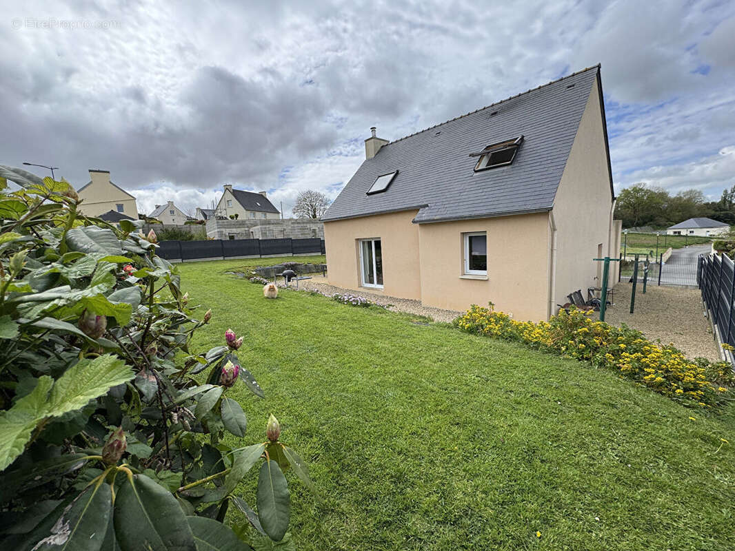 Maison à PLOUZEVEDE
