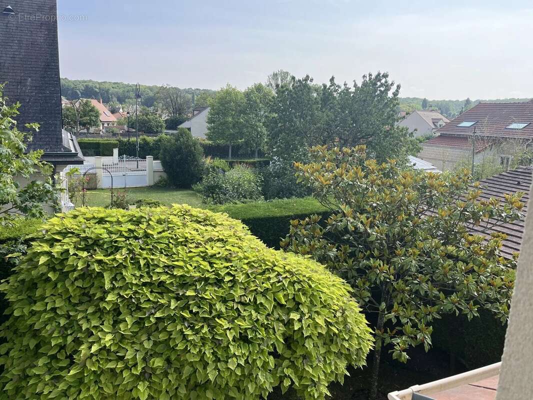 Maison à LES CLAYES-SOUS-BOIS