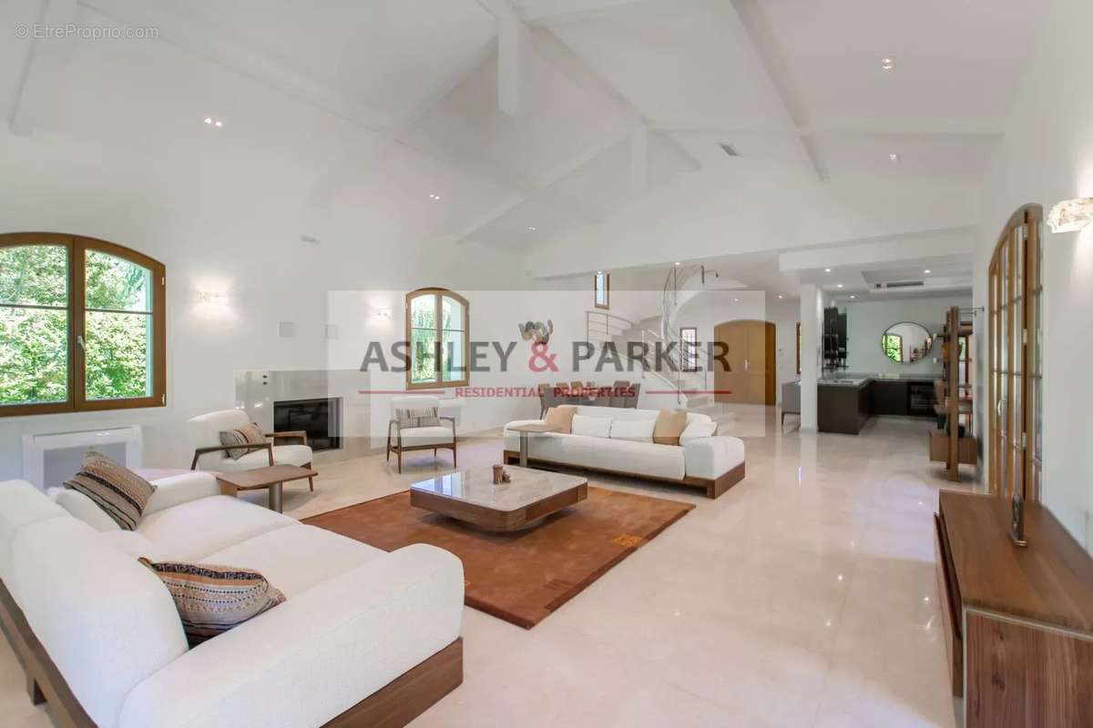 Maison à MOUANS-SARTOUX