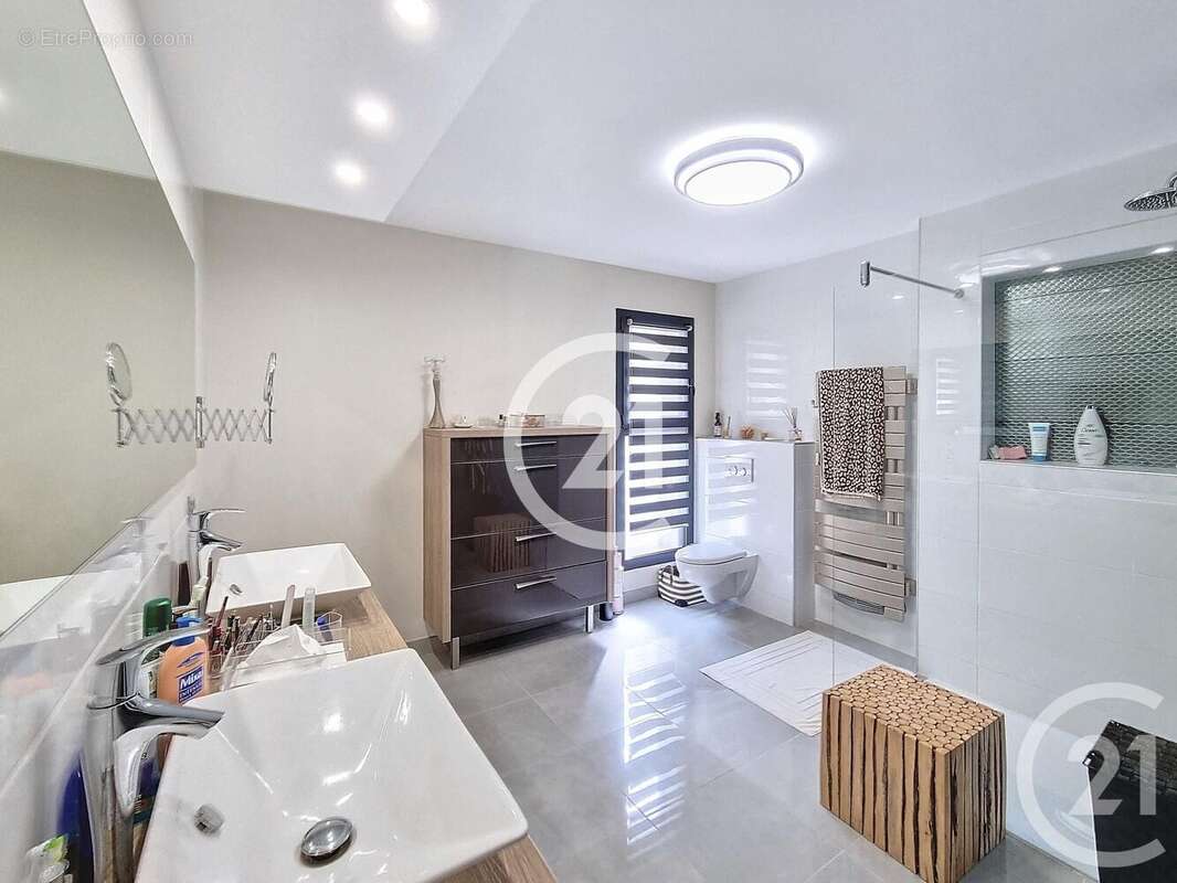 Maison à LATOUR-BAS-ELNE