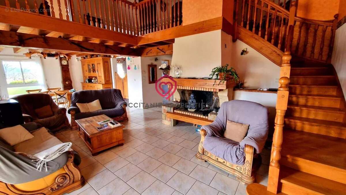 Maison à MERCENAC