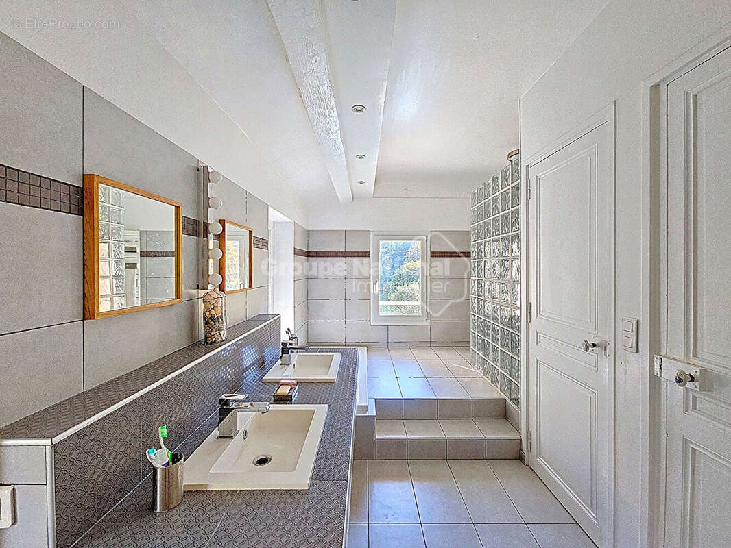 Maison à SAINT-JEANNET