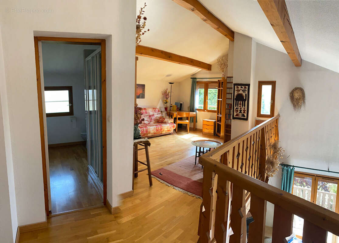 Vue lac de Matemale, volumes, confort et cadre exceptionnel : une maison rare à saisir ! - photo 11