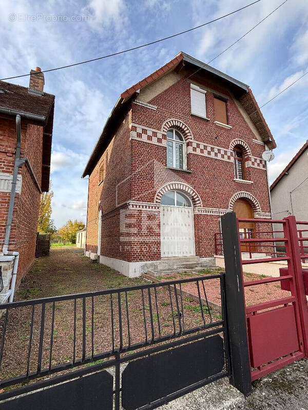 Maison à TERGNIER
