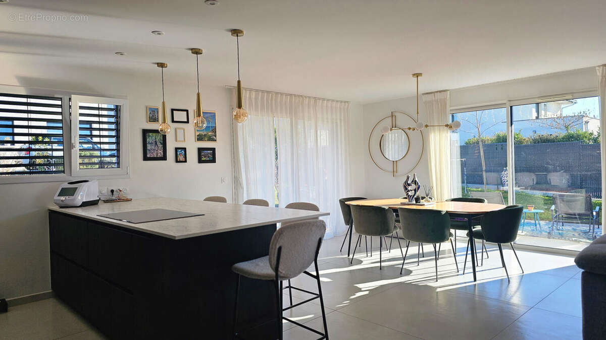 Maison à CHENS-SUR-LEMAN