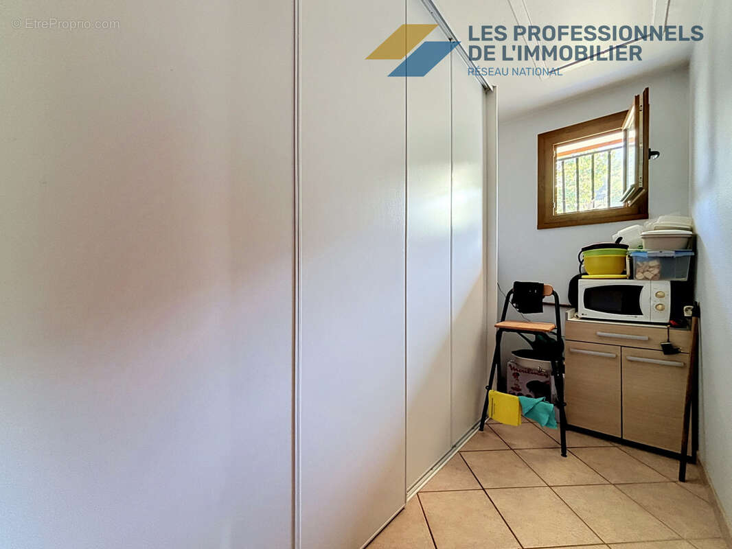 Maison traditionnelle de plain-pied de 129,25 m2 habitable, sur un terrain de 1 760 m2 - photo 12