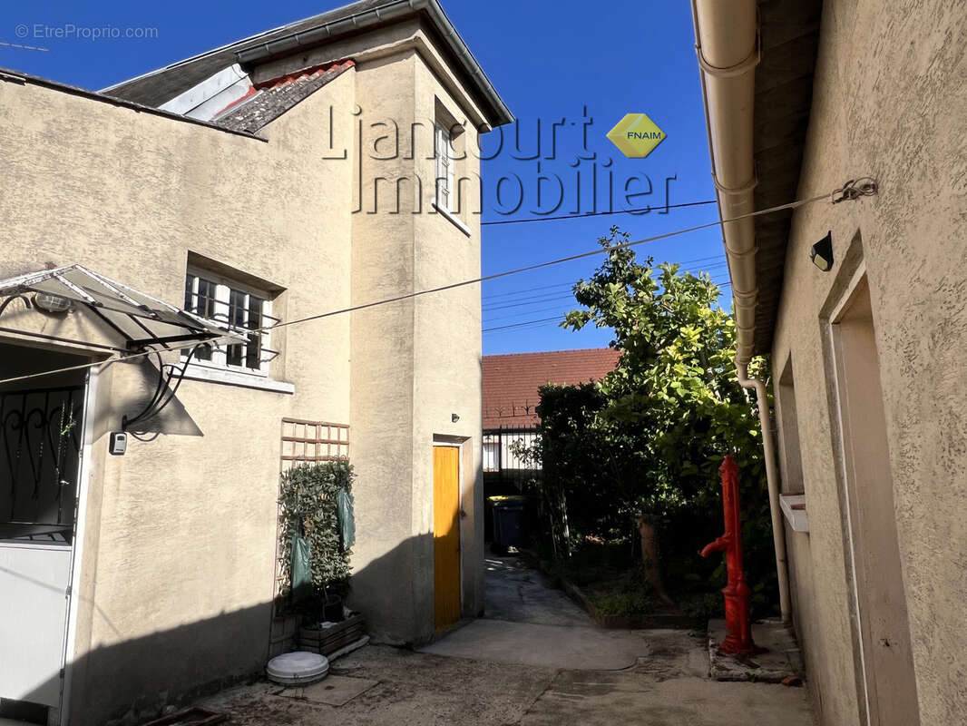 Maison indépendante pleine de charme à RANTIGNY 169900 € - photo 2
