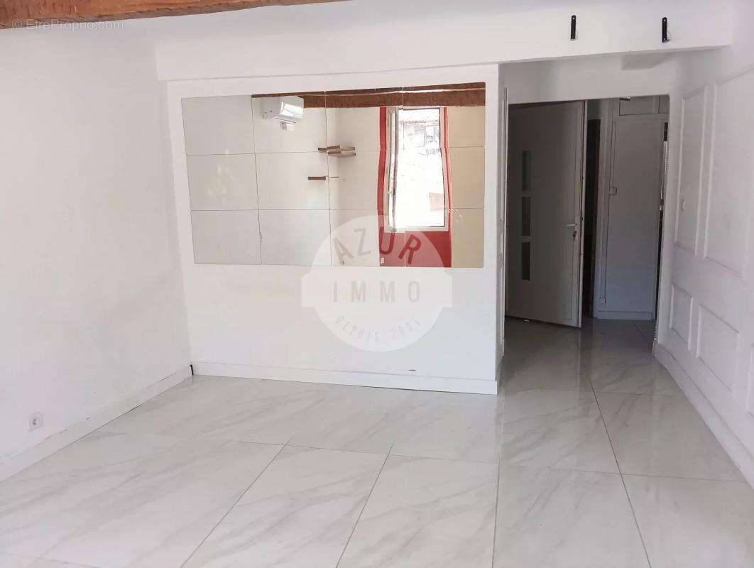 Appartement à SAINT-ZACHARIE