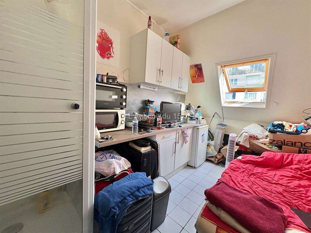 Mairie du xvème / chambre de service / kitchenette et douche / ascenseur principal / jardin commun / - photo 3
