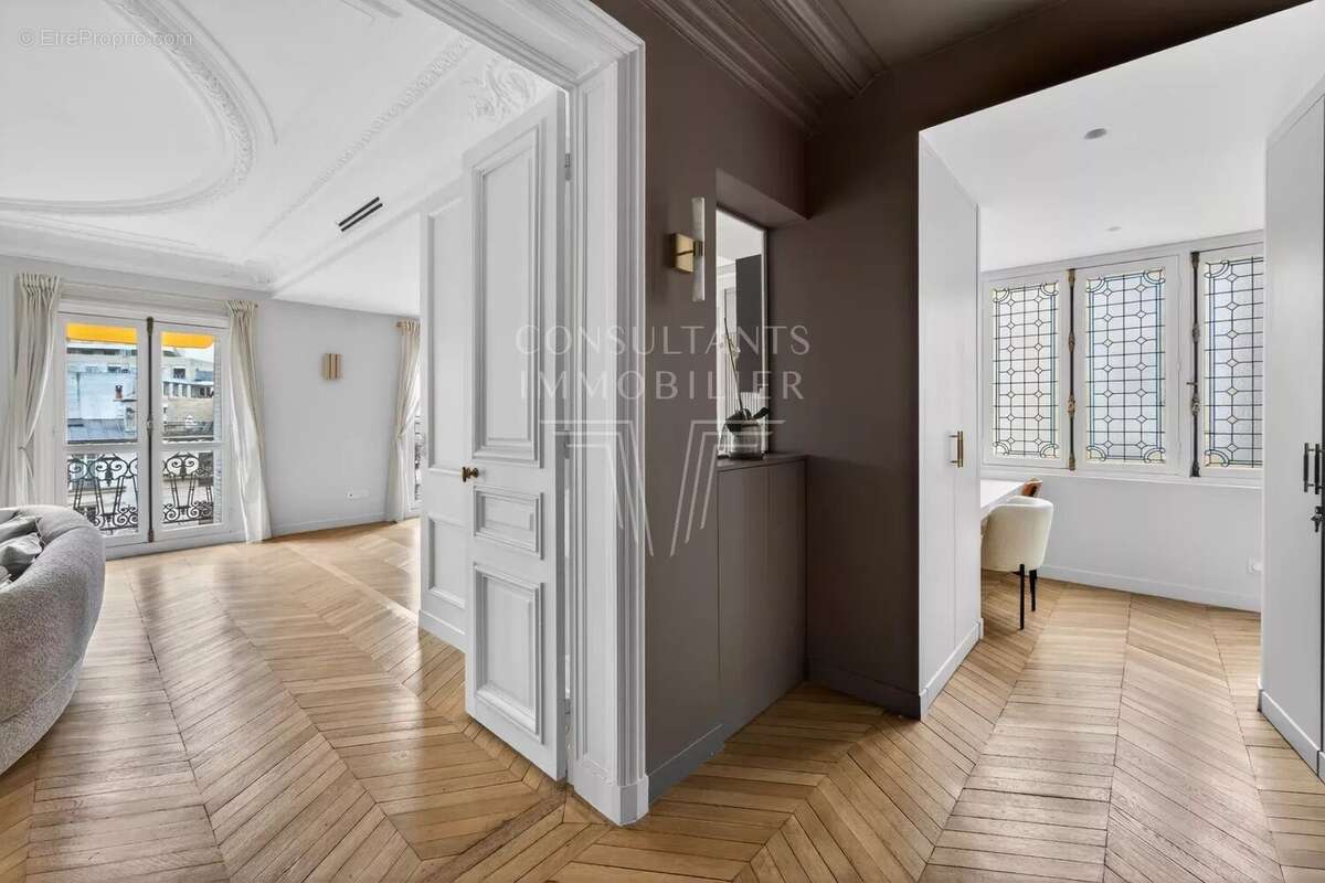 Appartement à PARIS-17E