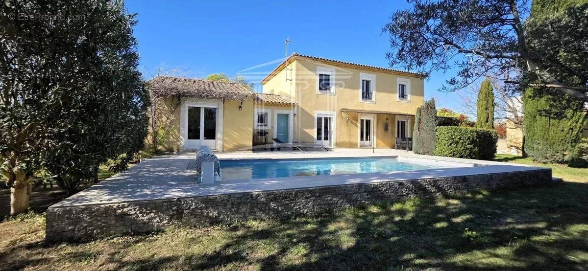Maison à SORGUES