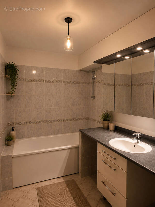Appartement à TROISSY