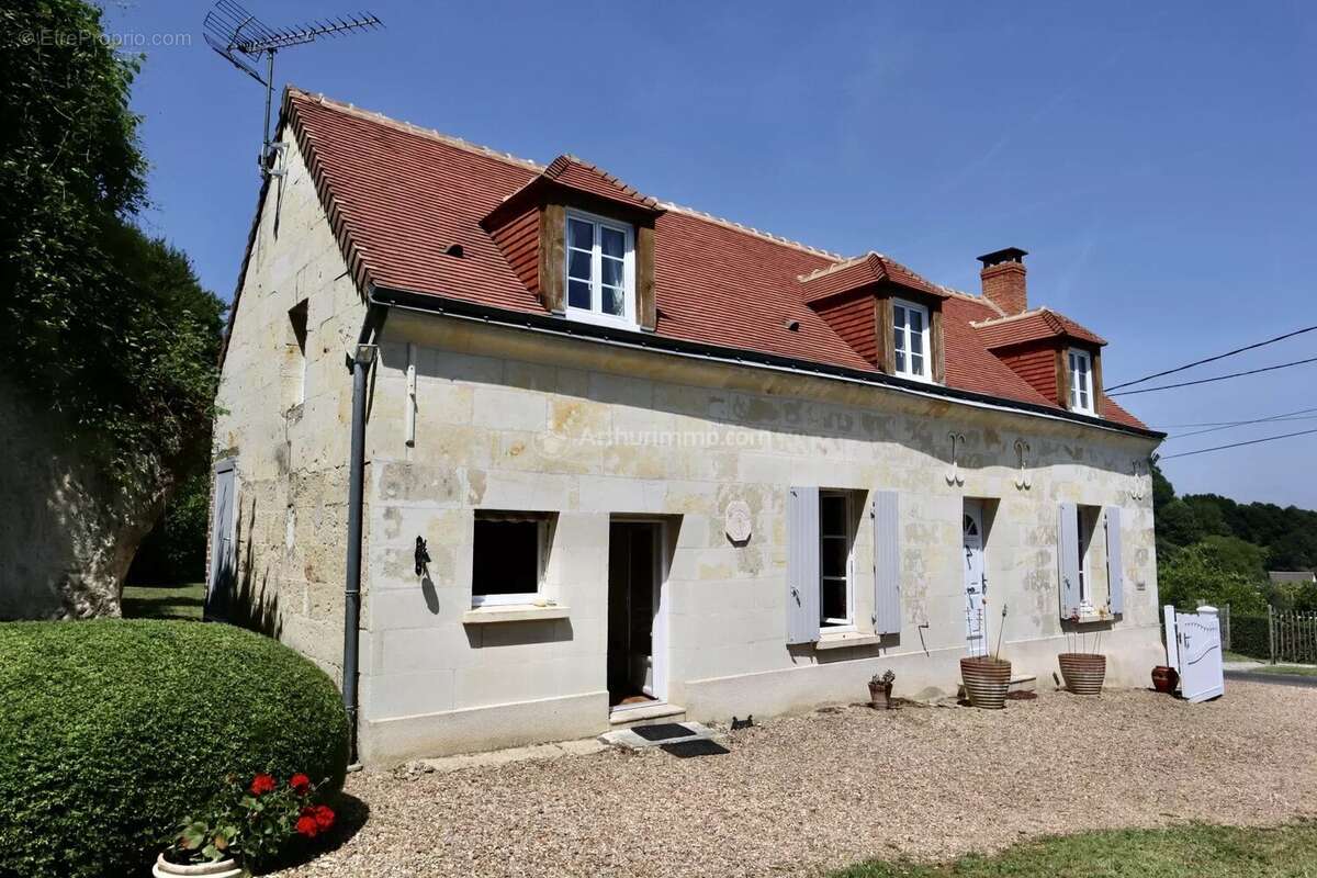 Maison à LA CHARTRE-SUR-LE-LOIR