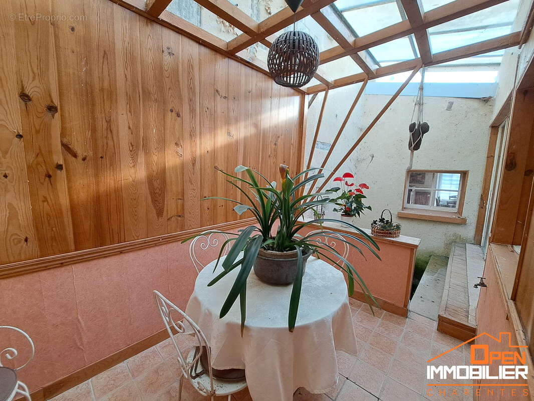 Appartement à CRITEUIL-LA-MAGDELEINE