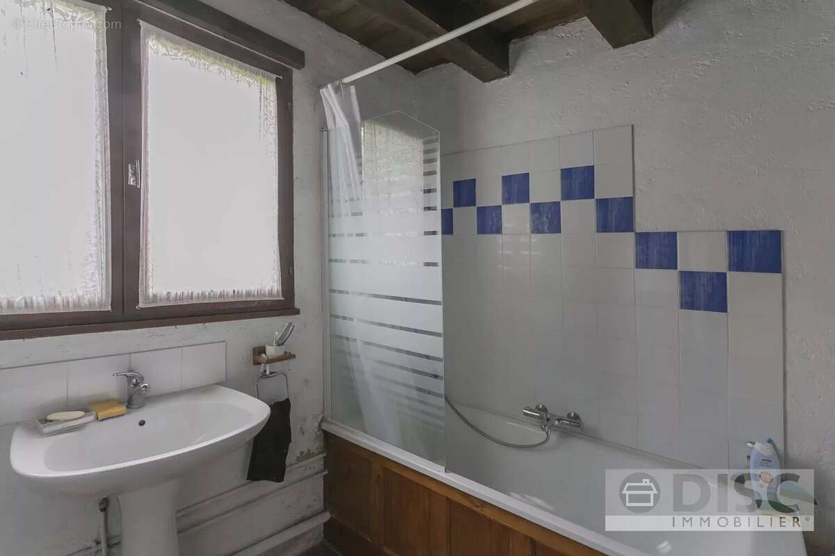 Maison à SAINT-MICHEL-DE-VAX