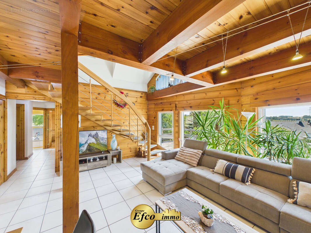 Belle maison Canadienne sur un magnifique terrain - photo 5