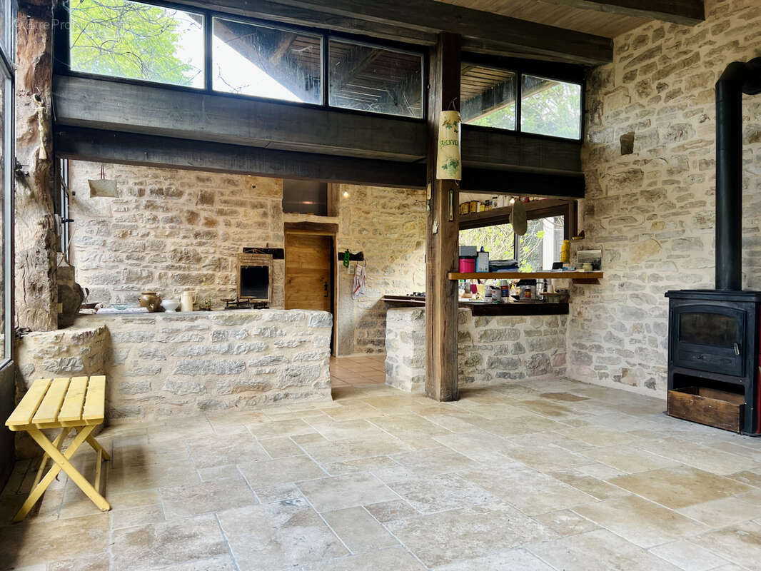 Ensemble immobilier - Maisons, garage, grange et piscine - photo 4