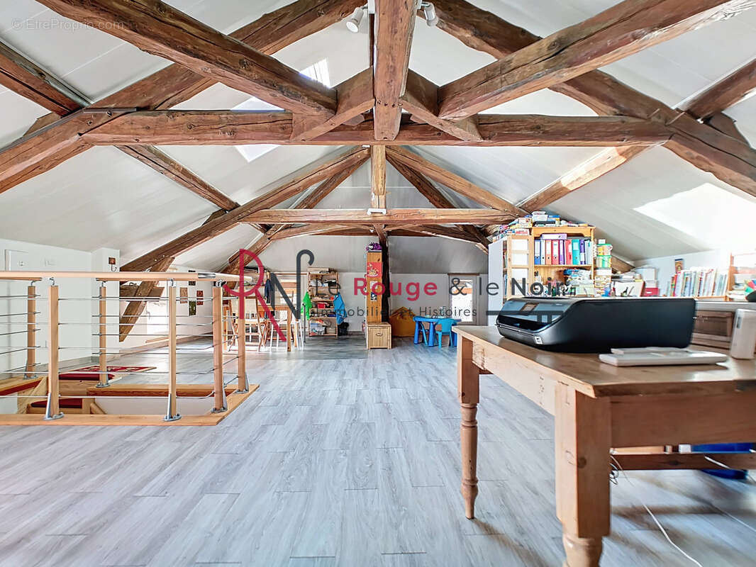 Maison à SAINT-VINCENT-DE-MERCUZE