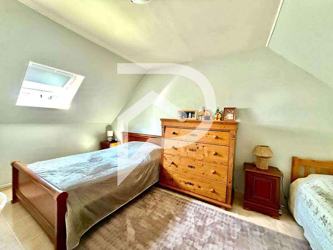 Maison Aulnay Sous Bois 7 pièce(s) 107.69 m2 - photo 6