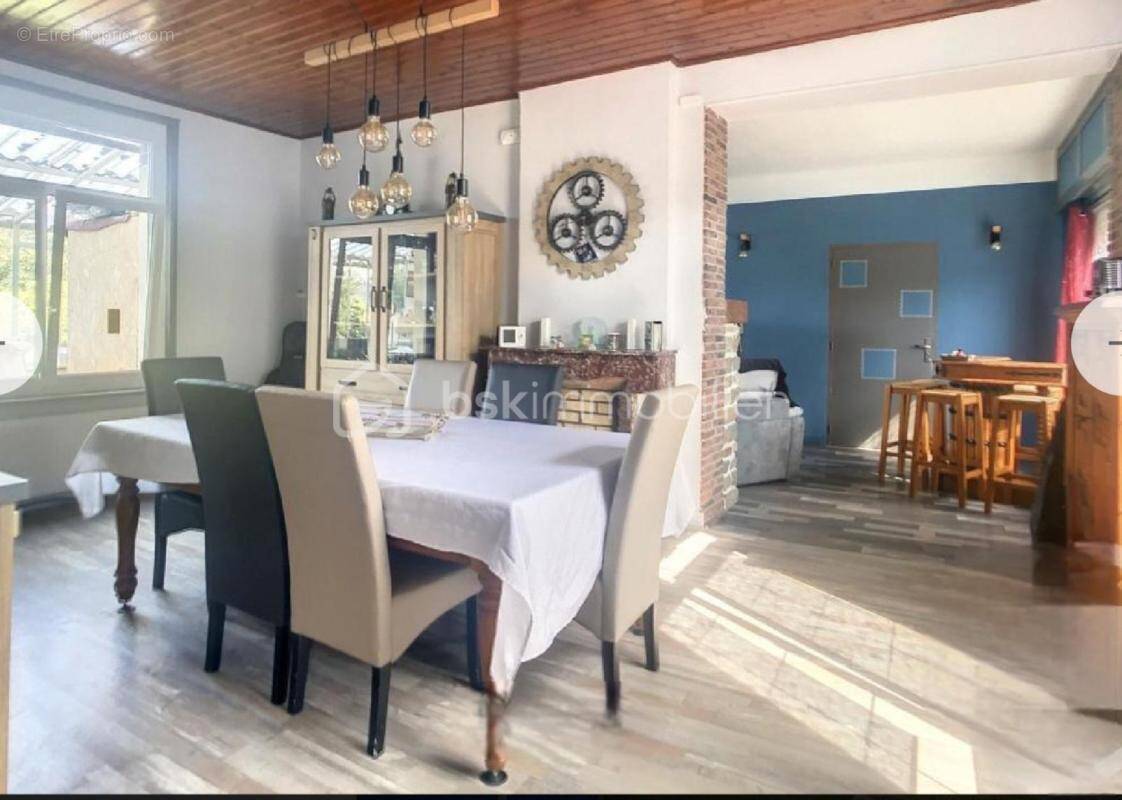 Maison à BEAURAINVILLE