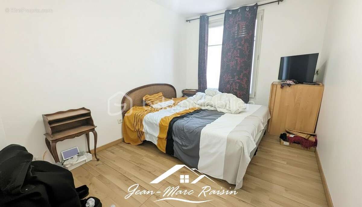 Appartement à VAUJOURS