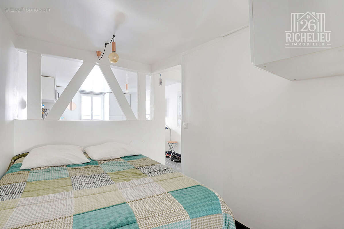 Appartement à PARIS-10E