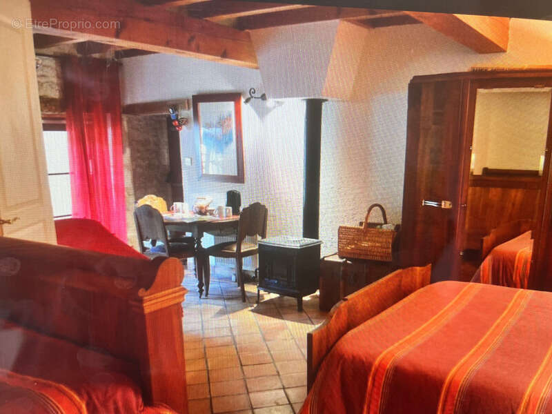 Maison à GENSAC-LA-PALLUE