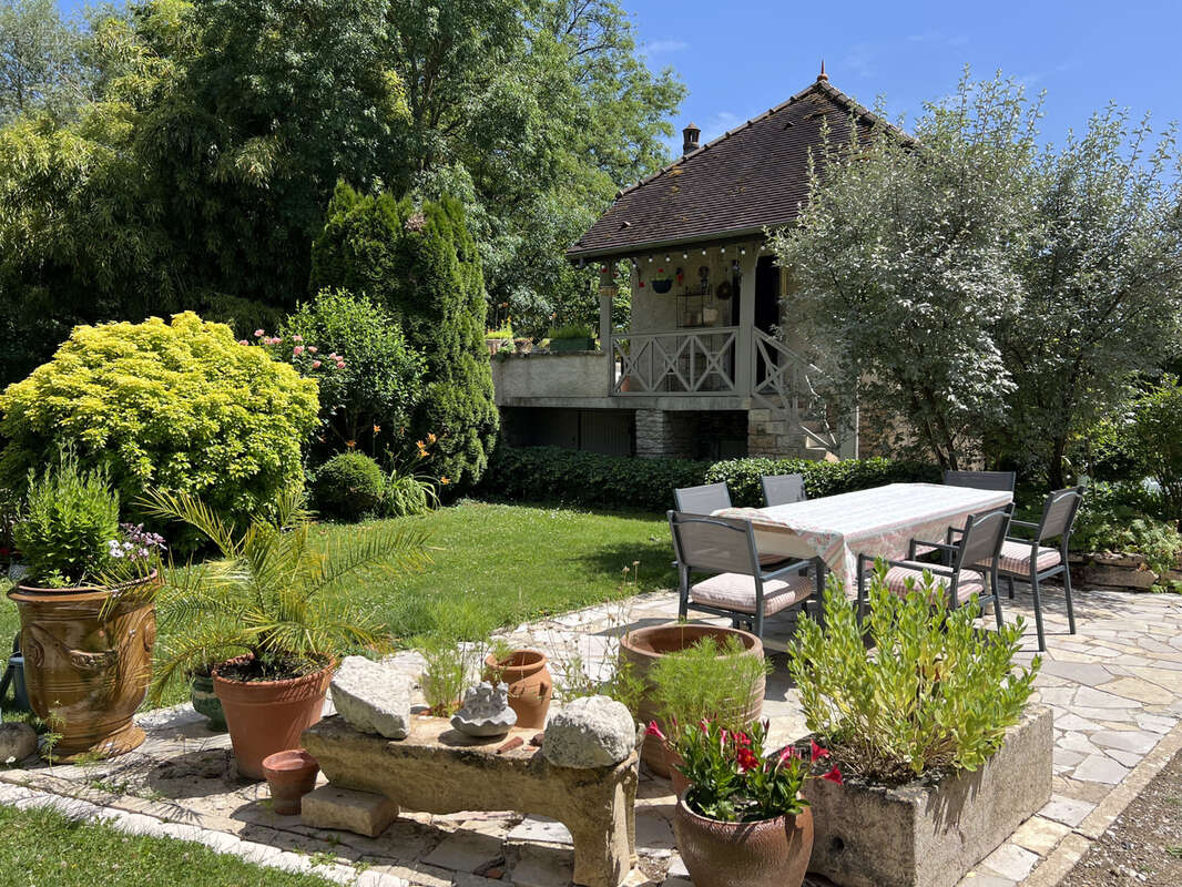 Maison à VILLY-LE-MOUTIER