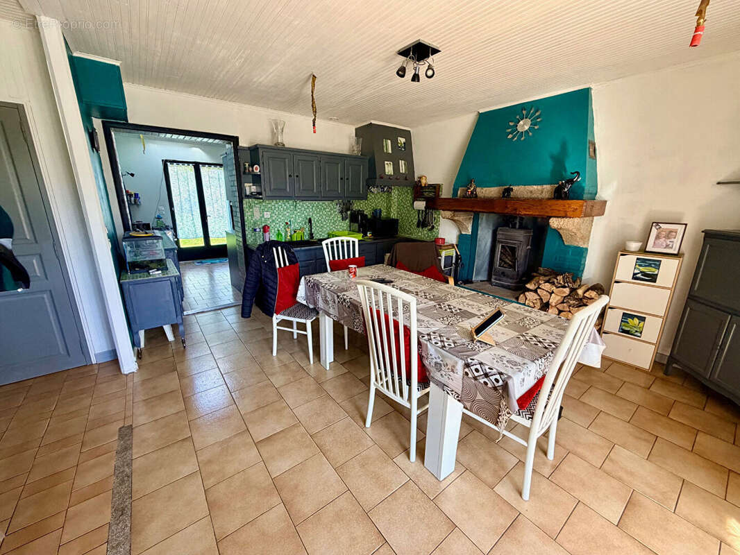 Maison à LA FRESNAYE-SUR-CHEDOUET