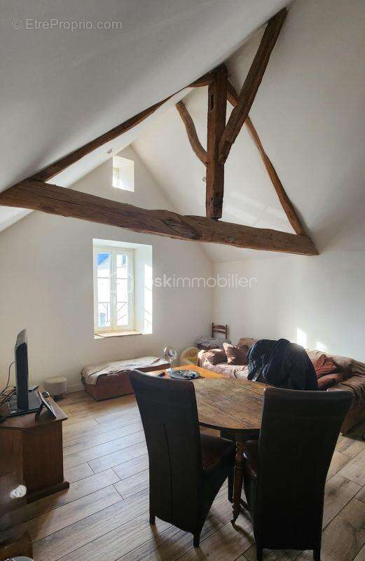 Commerce à SOULAIRE-ET-BOURG