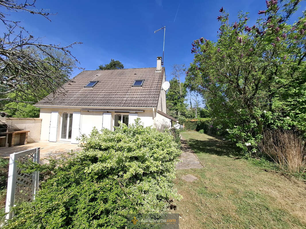 Maison à CRECY-LA-CHAPELLE
