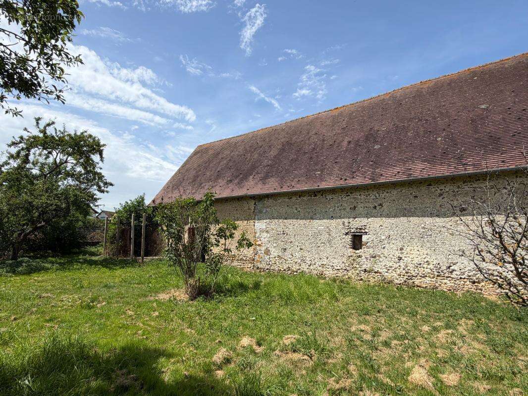 ST LUBIN DE LA HAYE (28) - Grange à aménager - 120m² - photo 5
