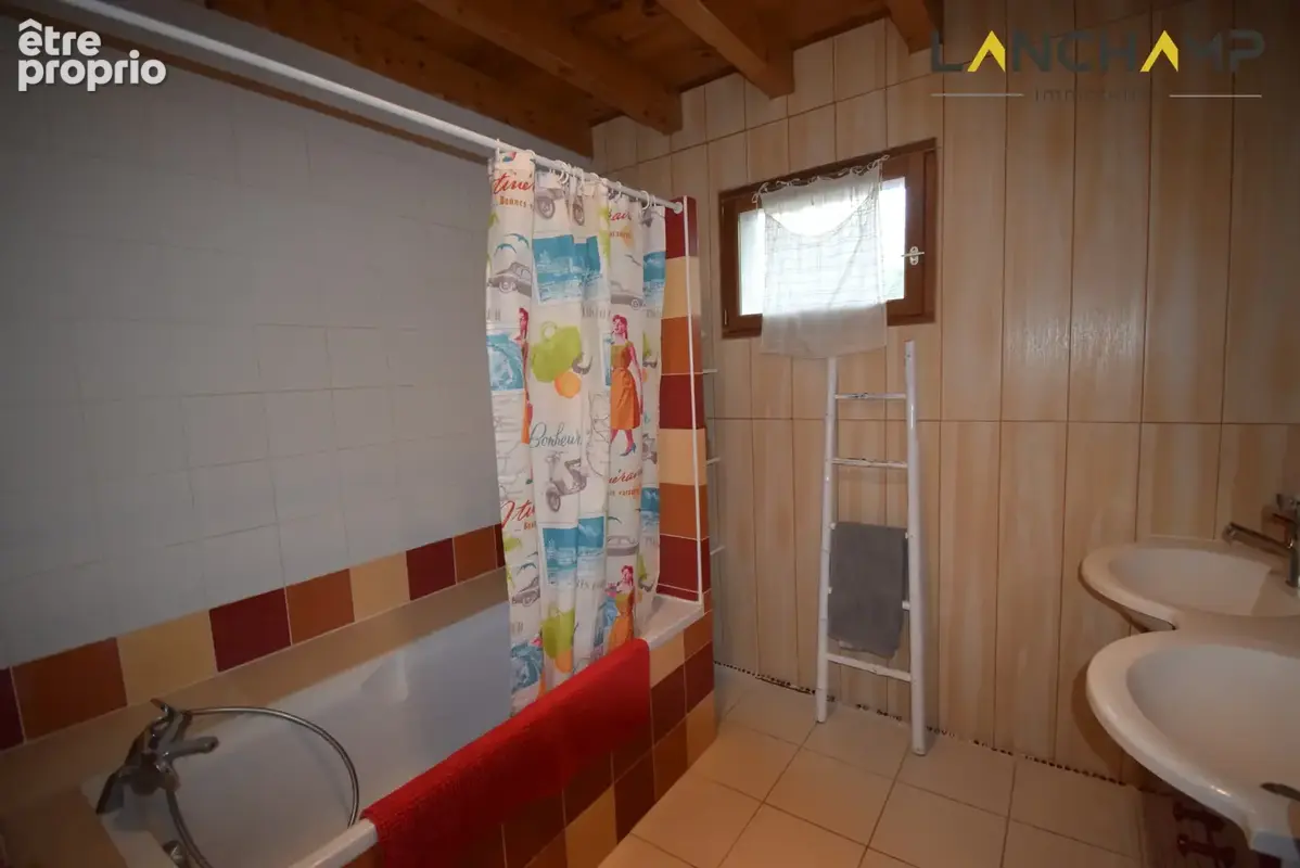 Spacieuse maison dans un cadre verdoyant - photo 13