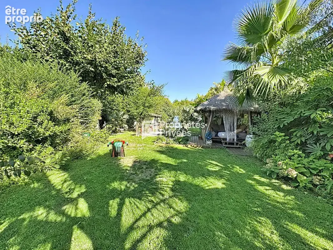 Bordeaux  maison en pierre rénovée 345 m²  5 chambres  piscine  jardin paysager de plus de 1 500 m² - photo 5