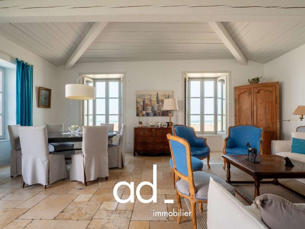 Maison 320 m² à La Flotte  - photo 6