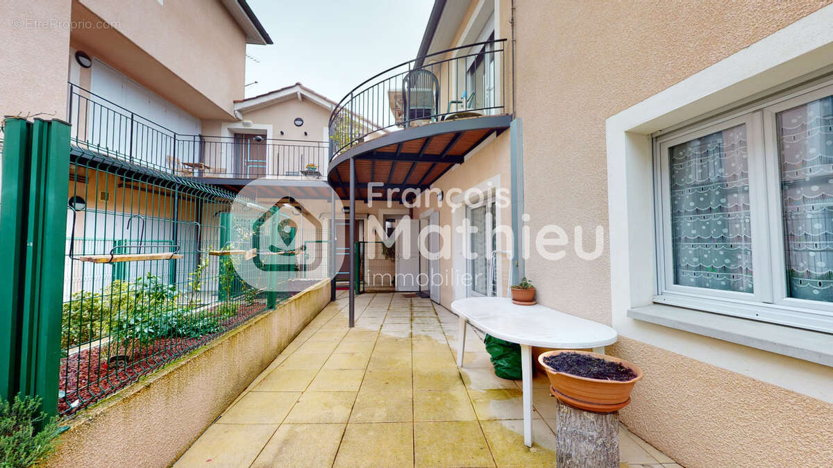 Appartement à CHATILLON-SUR-CHALARONNE