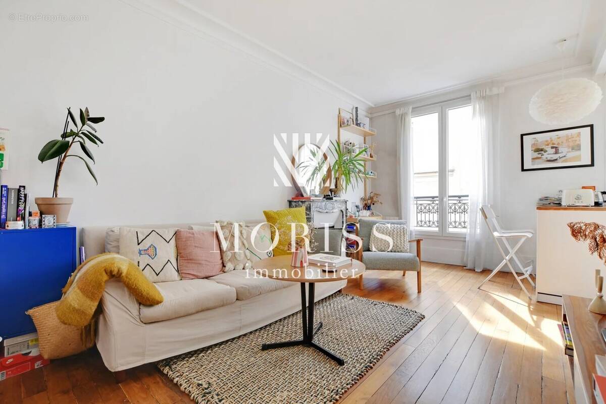 Appartement à PARIS-3E