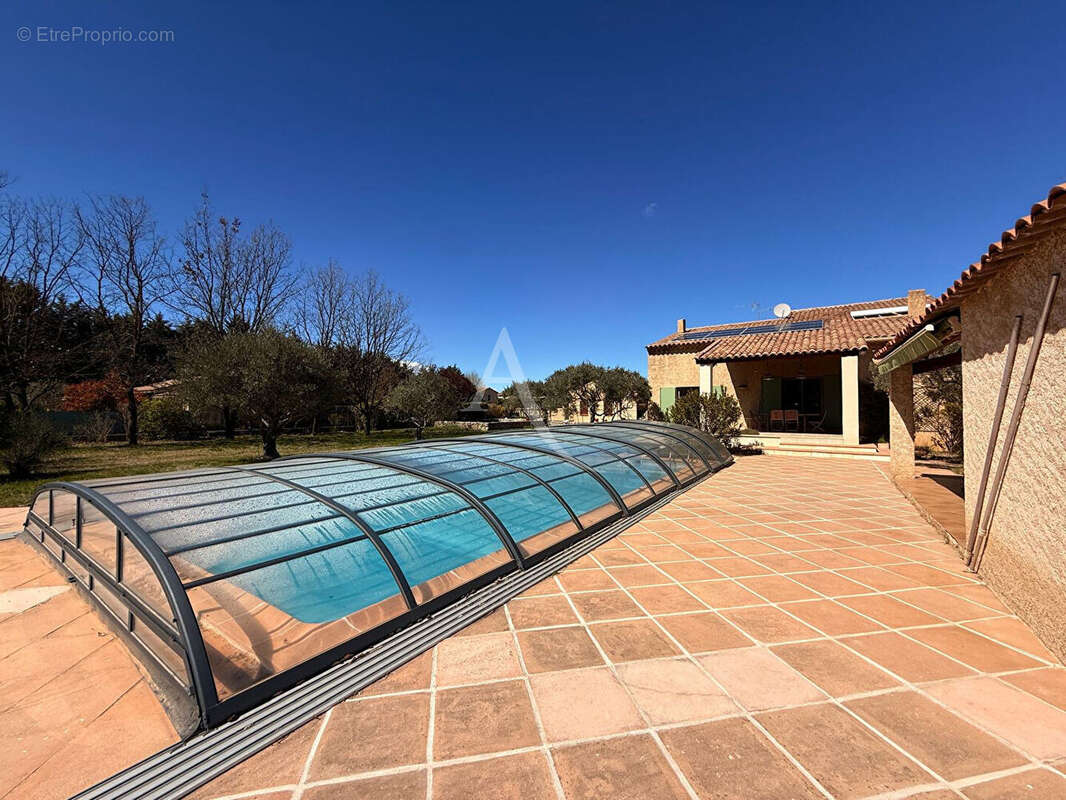 Maison à VINON-SUR-VERDON