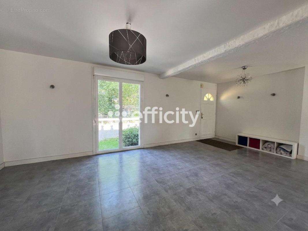 Maison 150 m² à Le Cellier  - photo 9