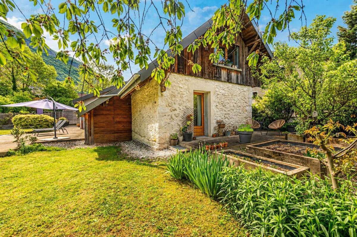 Maison à EPAGNY