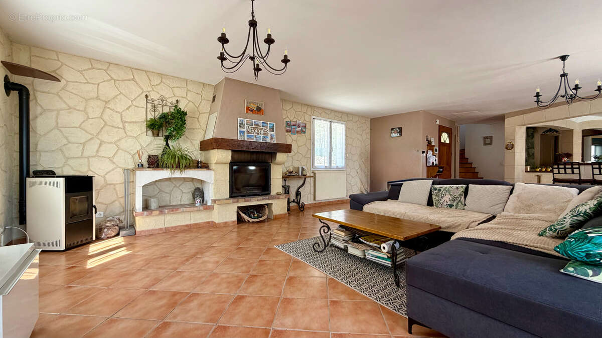 Maison à LA ROQUEBRUSSANNE