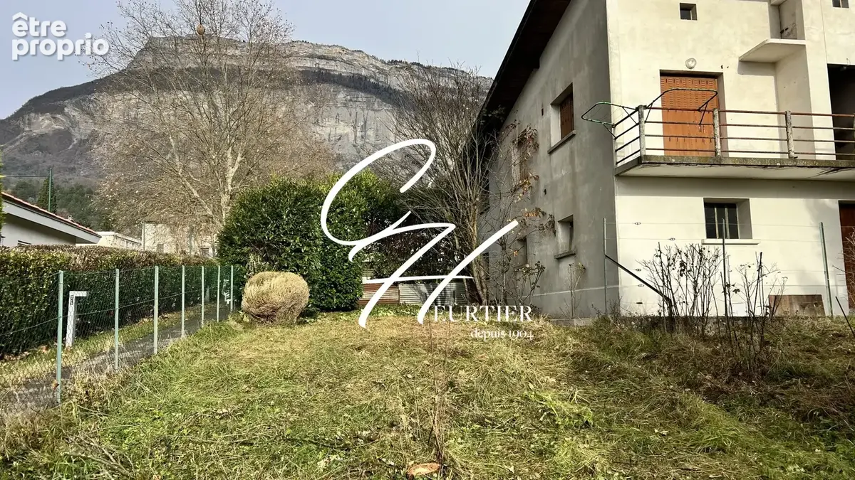 Maison à MEYLAN