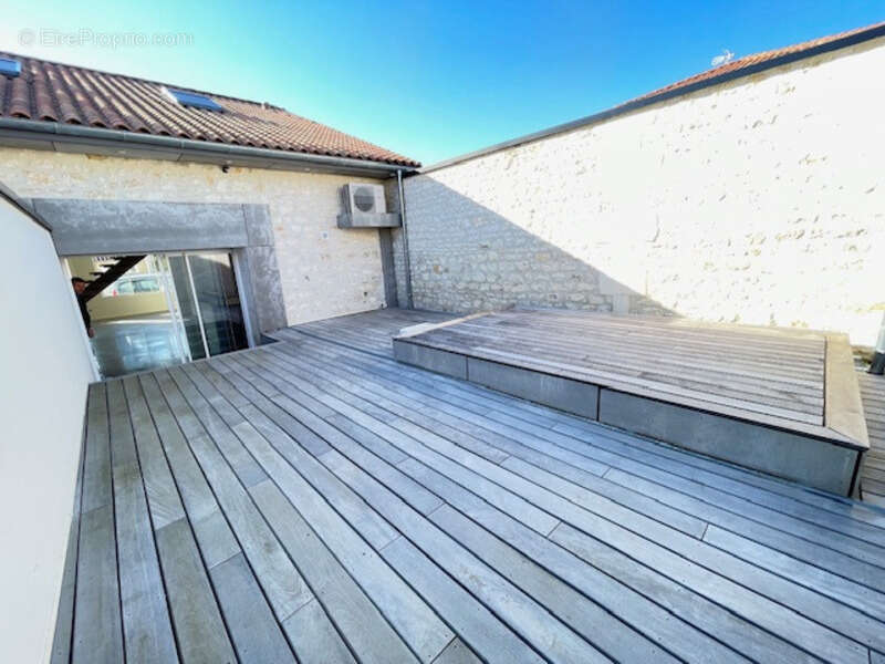 Maison à SAINT-YRIEIX-SUR-CHARENTE