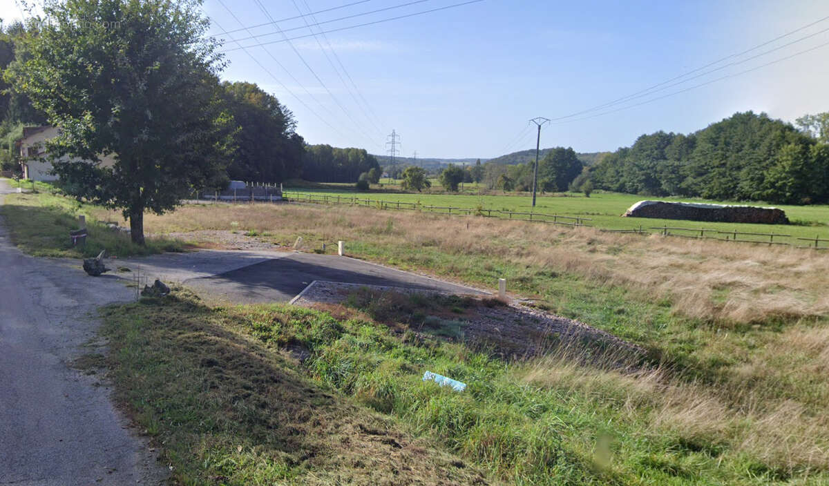 Terrain à DOCELLES