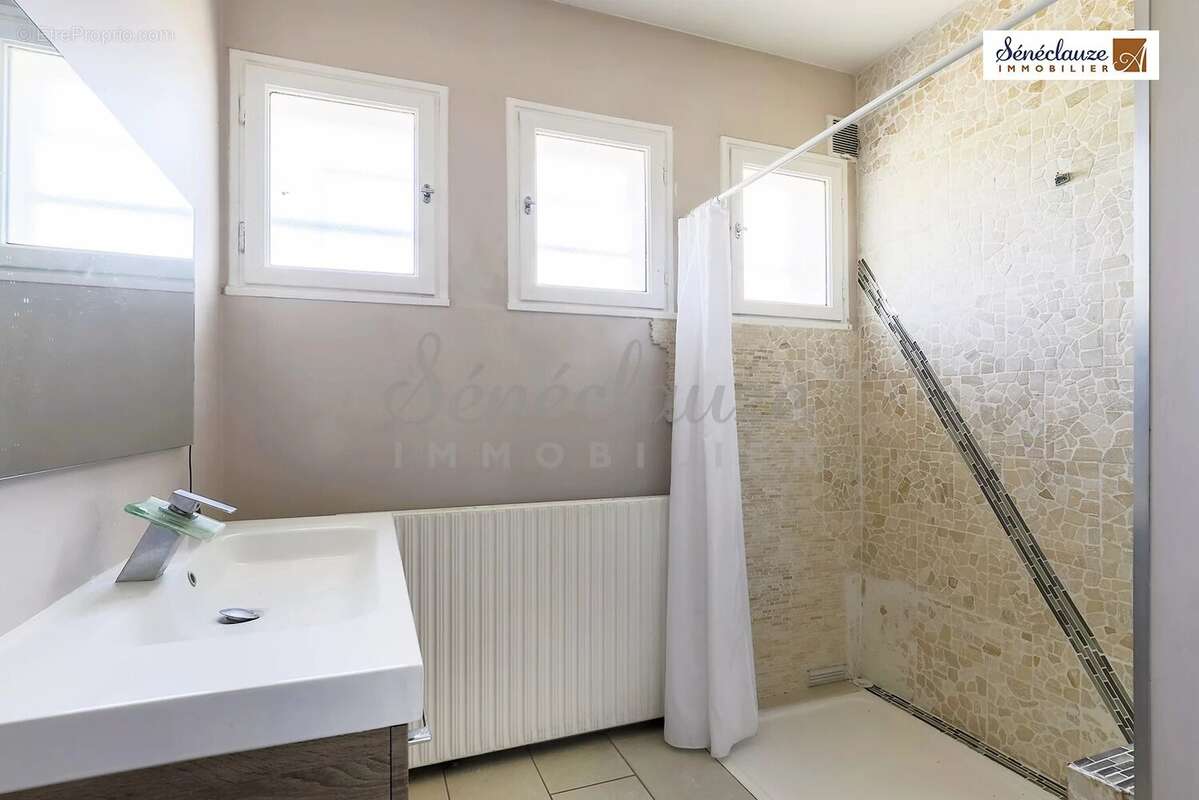 MAISON CHAPONOST 96 m² + Rez-de-chaussée de 45 m² aménageable - photo 7