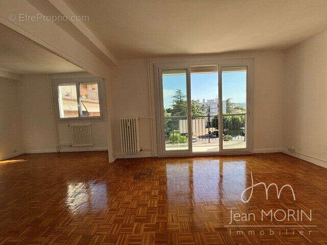 Appartement 77 m² à Valence  - photo 3