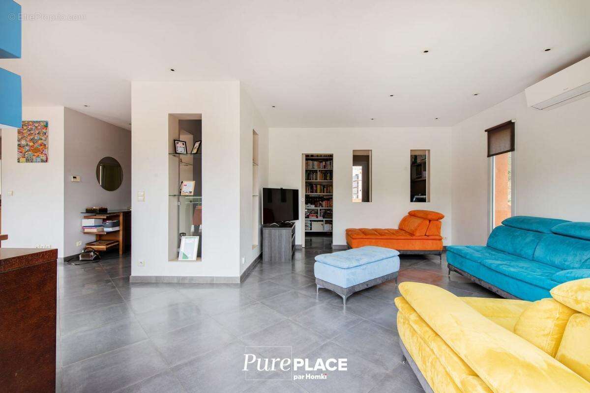 Maison/Villa T6 de 180 m2 à Aix-en-ProvenceÉlégante maison contemporaine avec piscine – environnement sécurisé près d’Aix-en-Pro - photo 9
