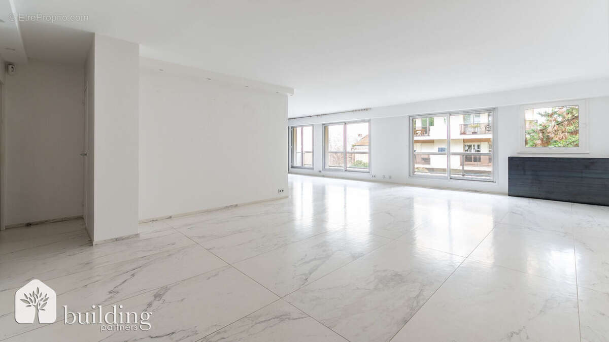 Appartement à NEUILLY-SUR-SEINE